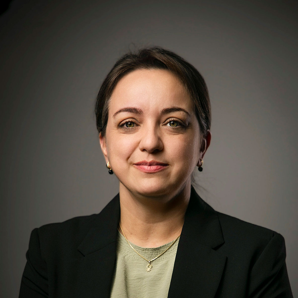 Francielle A. Rodrigues — advogada associada